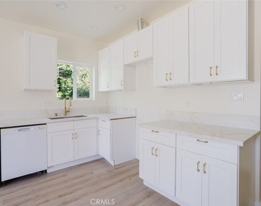 5426 Sale Avenue - Photo Thumbnail 1