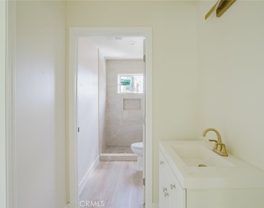 5426 Sale Avenue - Photo Thumbnail 17