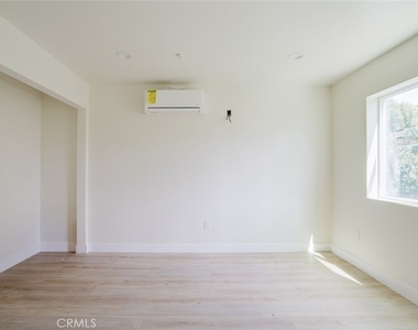 5426 Sale Avenue - Photo Thumbnail 21