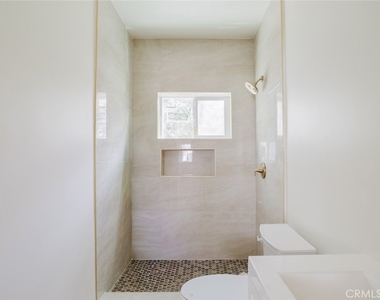 5426 Sale Avenue - Photo Thumbnail 8