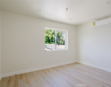 5426 Sale Avenue - Photo Thumbnail 9