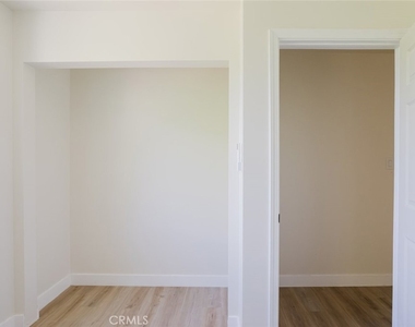 5426 Sale Avenue - Photo Thumbnail 15