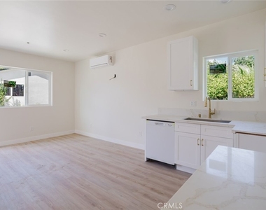 5426 Sale Avenue - Photo Thumbnail 4