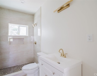 5426 Sale Avenue - Photo Thumbnail 7