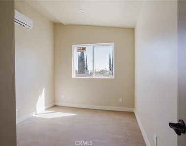 7350 Cozycroft Avenue - Photo Thumbnail 20