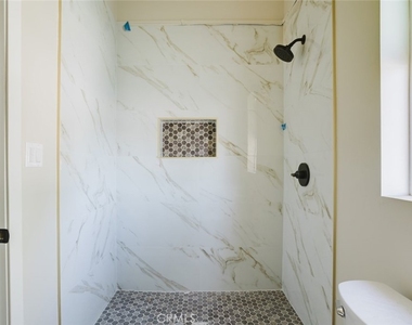 7350 Cozycroft Avenue - Photo Thumbnail 27