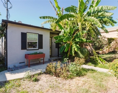 18328 Gresham Street - Photo Thumbnail 1