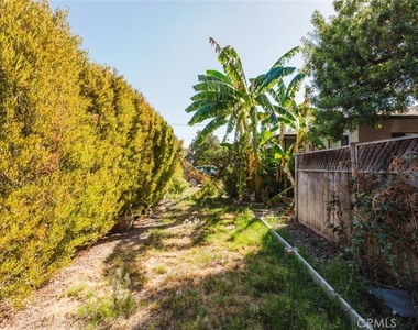 18328 Gresham Street - Photo Thumbnail 30