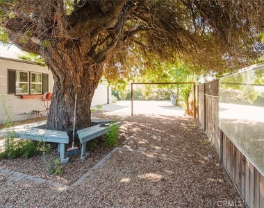 18328 Gresham Street - Photo Thumbnail 32