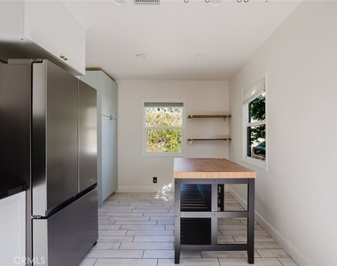 18328 Gresham Street - Photo Thumbnail 18
