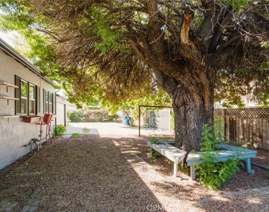 18328 Gresham Street - Photo Thumbnail 31