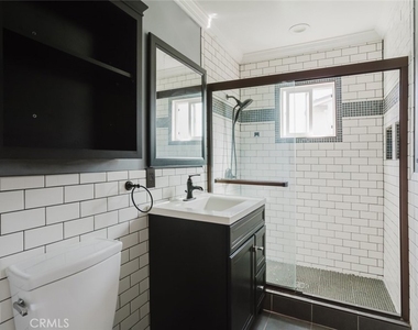 18328 Gresham Street - Photo Thumbnail 25