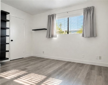 2609 Nelson - Photo Thumbnail 12
