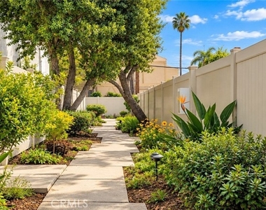 2609 Nelson - Photo Thumbnail 19