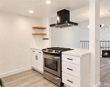 2609 Nelson - Photo Thumbnail 5