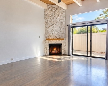 2609 Nelson - Photo Thumbnail 1