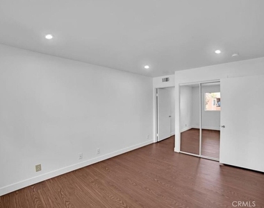 12601 Van Nuys - Photo Thumbnail 5