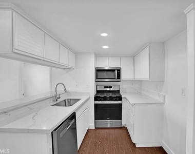 12601 Van Nuys - Photo Thumbnail 2