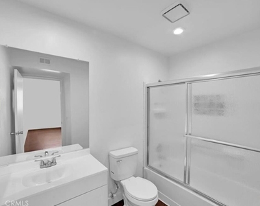 12601 Van Nuys - Photo Thumbnail 4