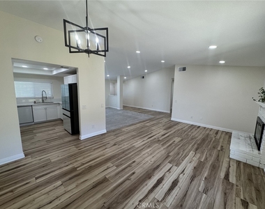 2892 Heller - Photo Thumbnail 5