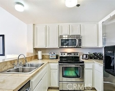 720 W 4th St - Photo Thumbnail 3
