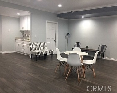 720 W 4th St - Photo Thumbnail 40