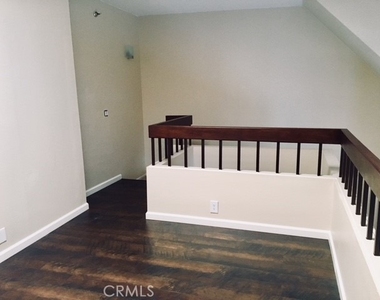 720 W 4th St - Photo Thumbnail 35