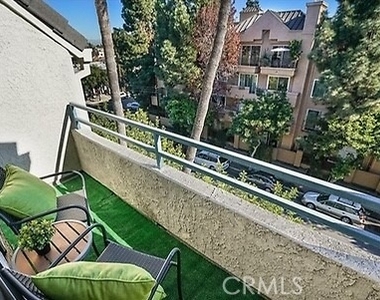 720 W 4th St - Photo Thumbnail 9
