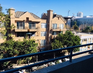 720 W 4th St - Photo Thumbnail 11