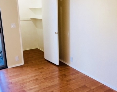 720 W 4th St - Photo Thumbnail 4