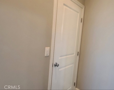 866 E 46th - Photo Thumbnail 16