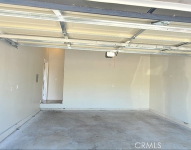 866 E 46th - Photo Thumbnail 22