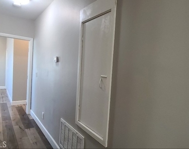 866 E 46th - Photo Thumbnail 17