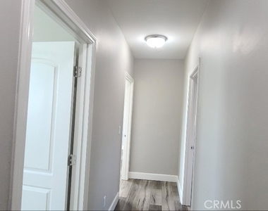 866 E 46th - Photo Thumbnail 9