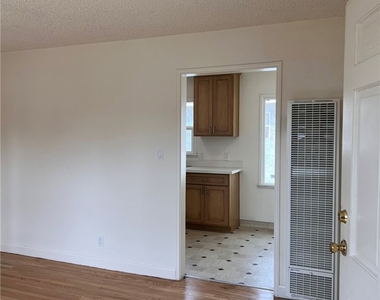 12725 La Cuarta Street - Photo Thumbnail 23