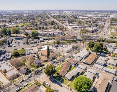 12725 La Cuarta Street - Photo Thumbnail 28