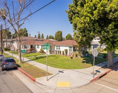 12725 La Cuarta Street - Photo Thumbnail 2