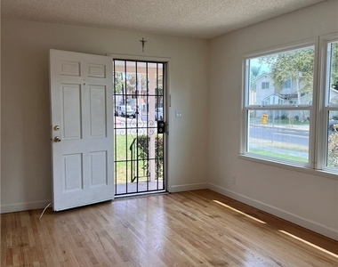 12725 La Cuarta Street - Photo Thumbnail 3