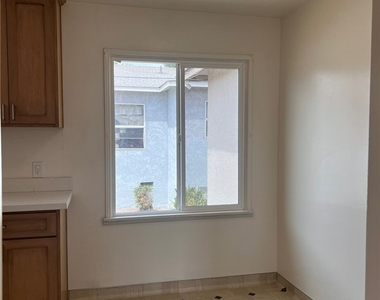 12725 La Cuarta Street - Photo Thumbnail 10