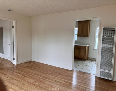 12725 La Cuarta Street - Photo Thumbnail 4