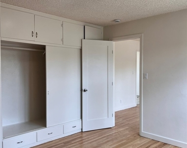 12725 La Cuarta Street - Photo Thumbnail 27