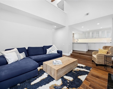 2463 Irvine - Photo Thumbnail 12