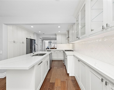 2463 Irvine - Photo Thumbnail 8