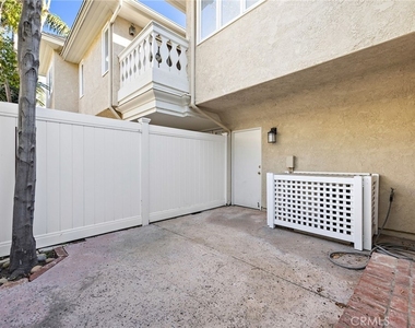 2463 Irvine - Photo Thumbnail 30