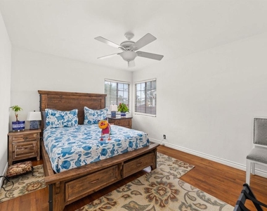 729 Second Avenue - Photo Thumbnail 37