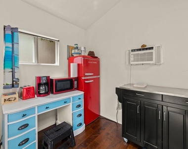 729 Second Avenue - Photo Thumbnail 58