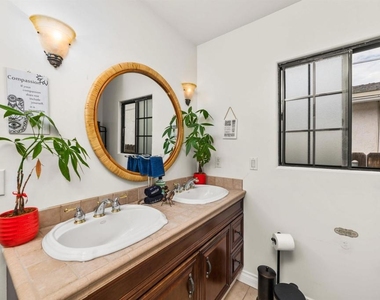 729 Second Avenue - Photo Thumbnail 40