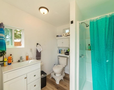 729 Second Avenue - Photo Thumbnail 61