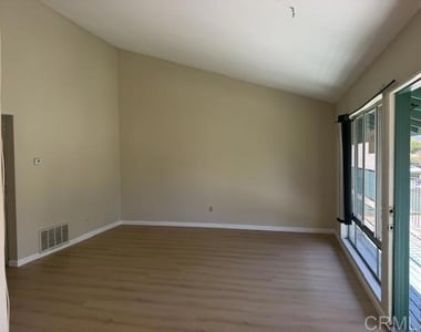 1817 E Grand Avenue - Photo Thumbnail 7