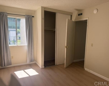 1817 E Grand Avenue - Photo Thumbnail 4